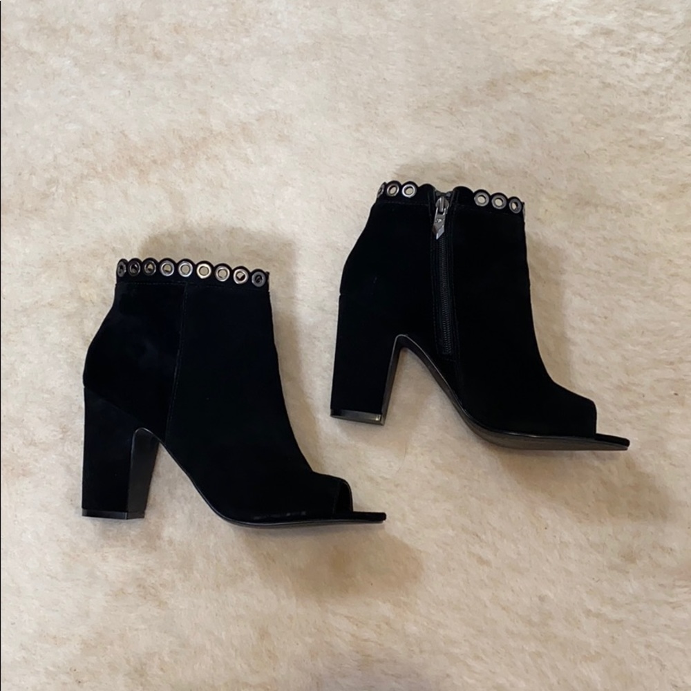 NWOB Fergie Black Suede Peep Toes 9